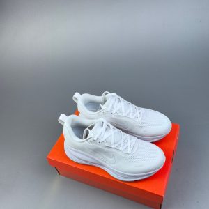 VOMERO 18 Comfort Shoes